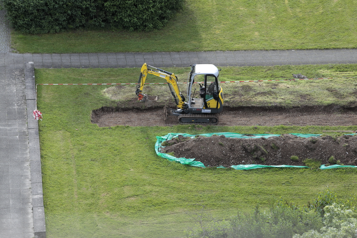 16.05.2024 - Erde für Tiefgaragensanierung am KMR 52-62