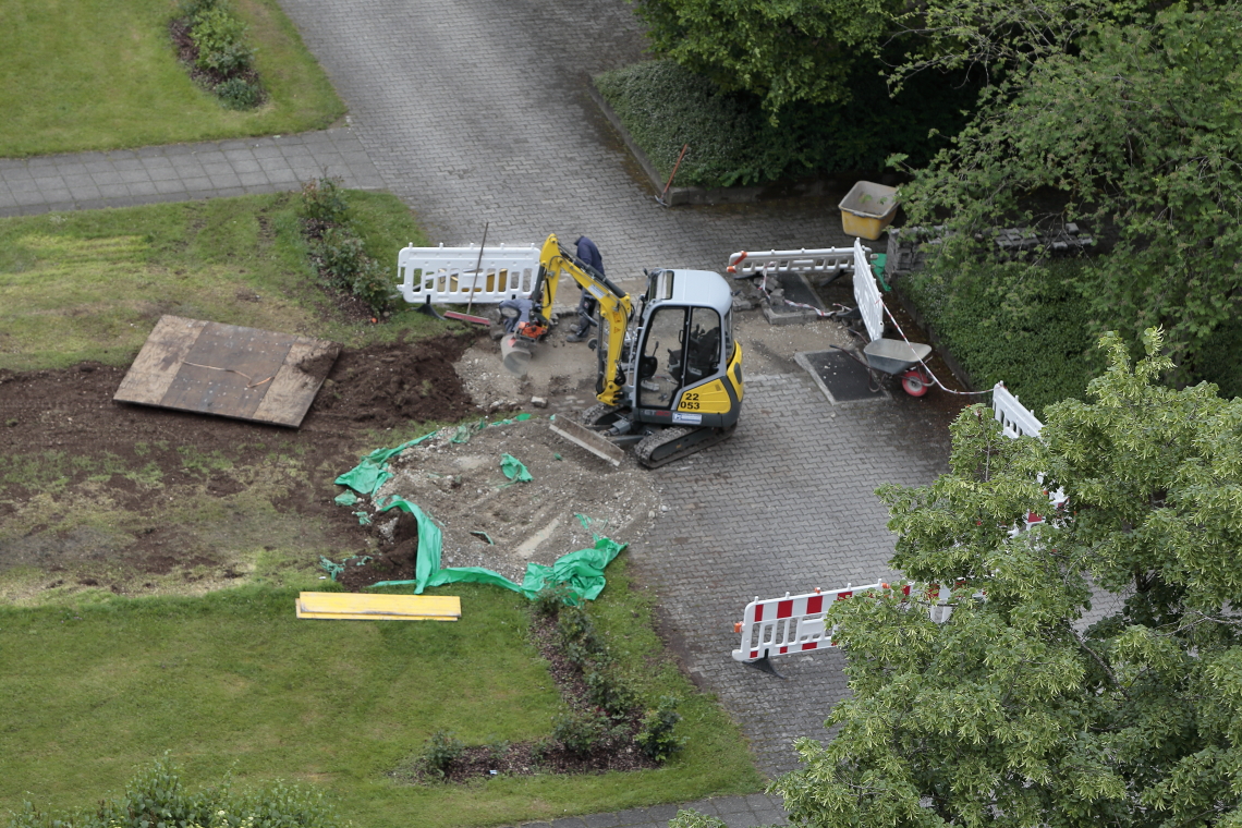 17.05.2024 - Erde für Tiefgaragensanierung am KMR 52-62