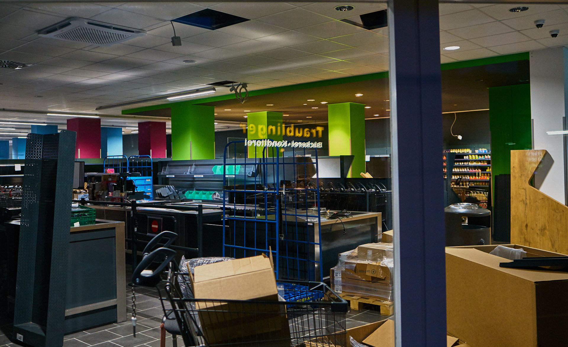 EDEKA-Sanierung im Marx-Zentrum. Ein neuer Laden entsteht.