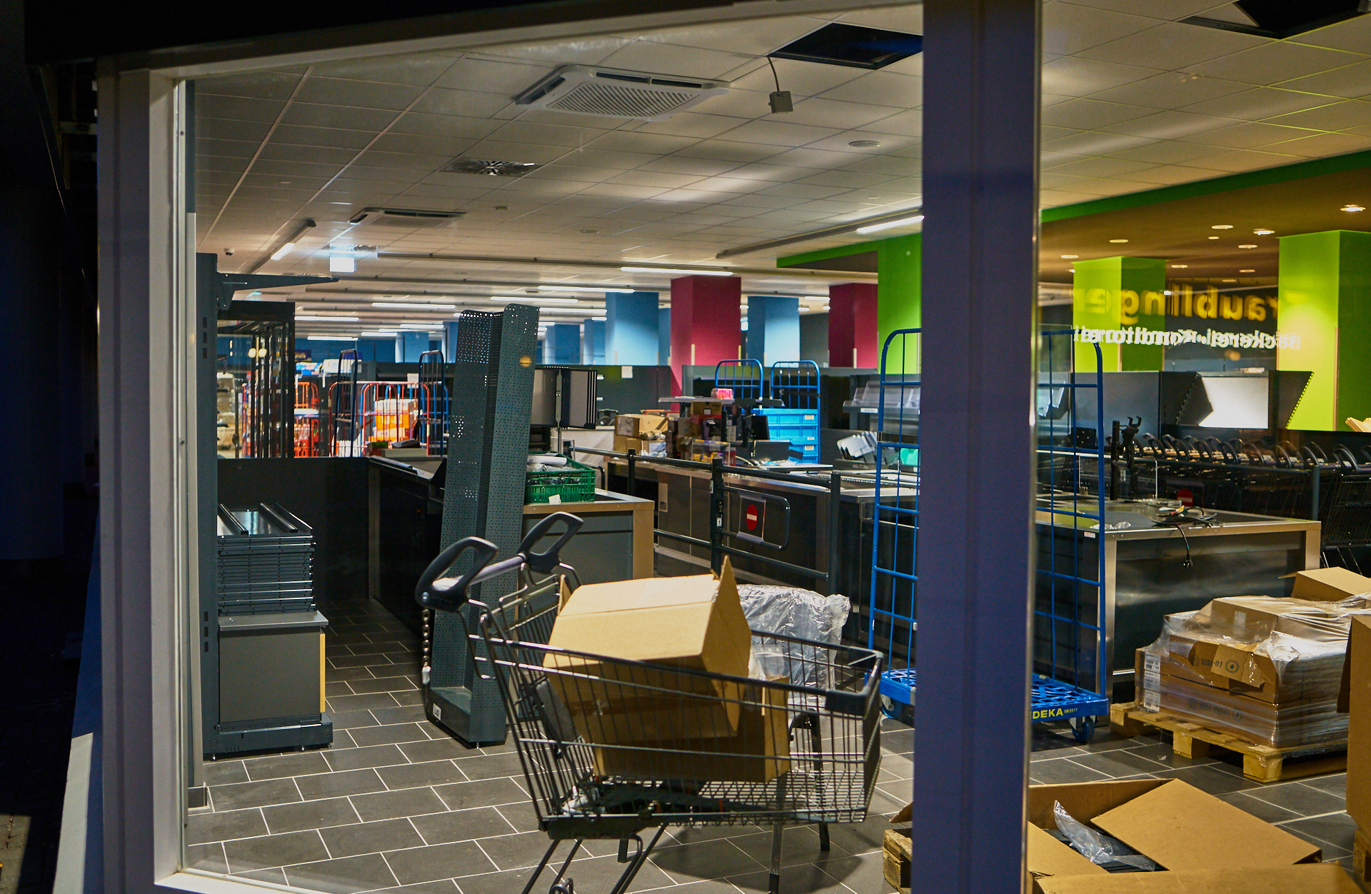 EDEKA-Sanierung im Marx-Zentrum. Ein neuer Laden entsteht.