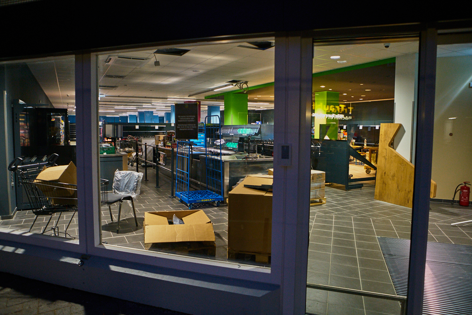 EDEKA-Sanierung im Marx-Zentrum. Ein neuer Laden entsteht.