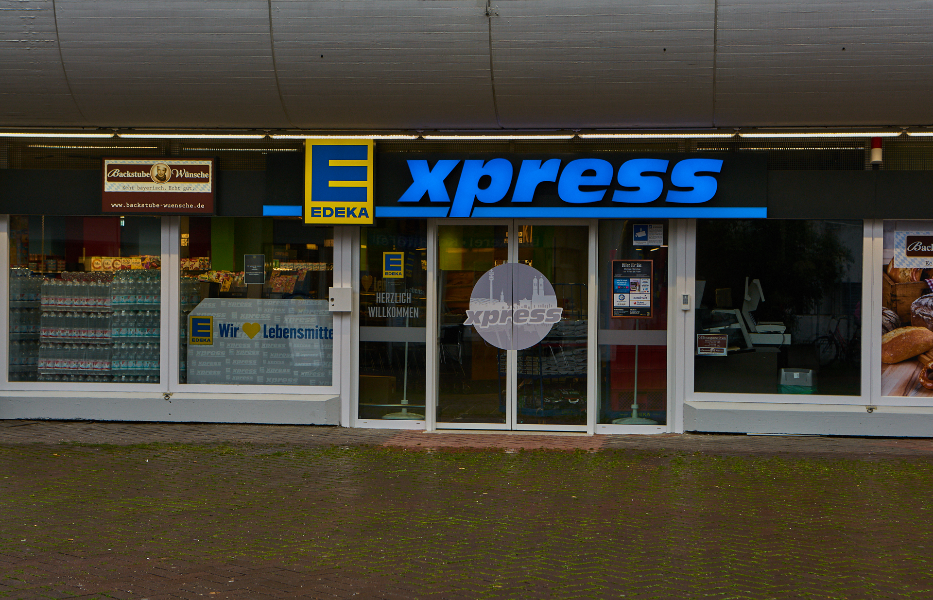 #Marx-Zentrum, #Peschelanger, #EDEKA Sanierung, #EDEKA express, #Einkaufscenter