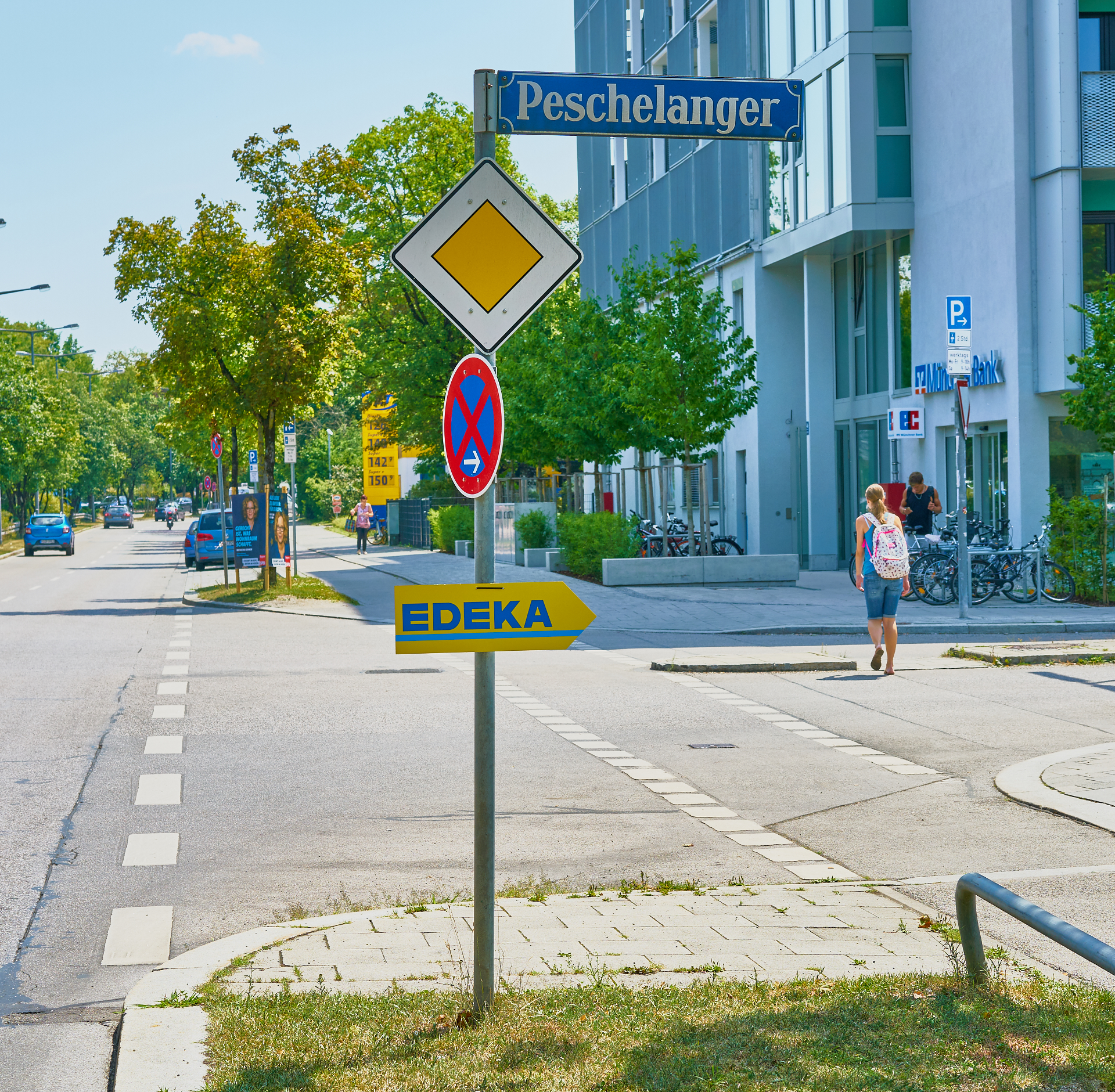 Neue Hinweisschilder für unser #EDEKA im #Marx-Zentrum