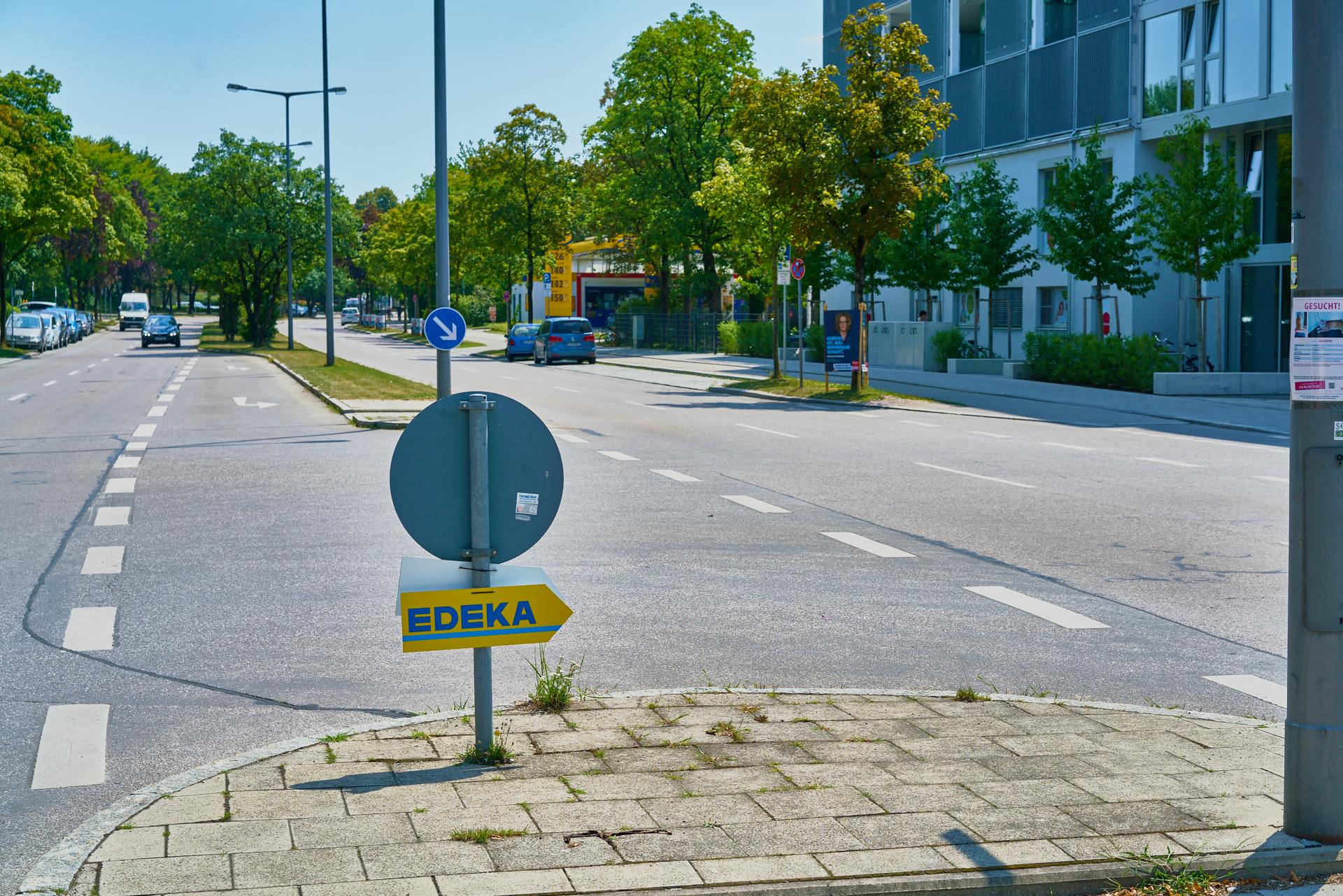 Neue Hinweisschilder für unser #EDEKA im #Marx-Zentrum