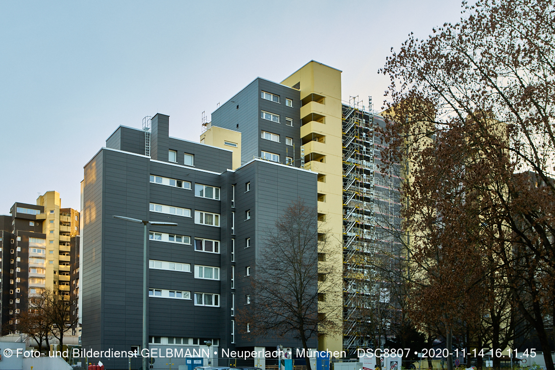 Fassadensanierung am Peschelanger im Marx-Zentrum in Neuperlach