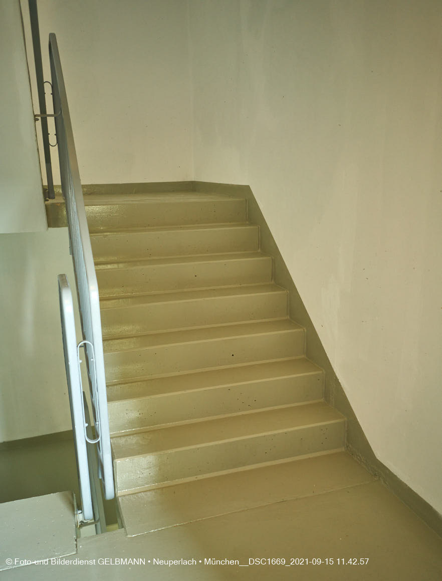 15.09.2021 - Treppenhaus-Sanierung im Marx-Zentrum in Neuperlach